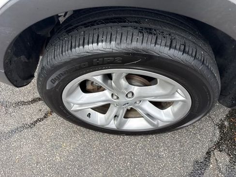 Used 2015 Ford F150 Lariat image 13