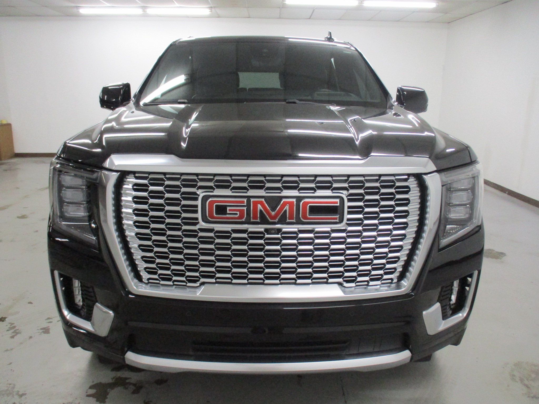 Certified 2024 GMC Yukon Denali w/ Advanced Technology Package AWD/4WD image 2