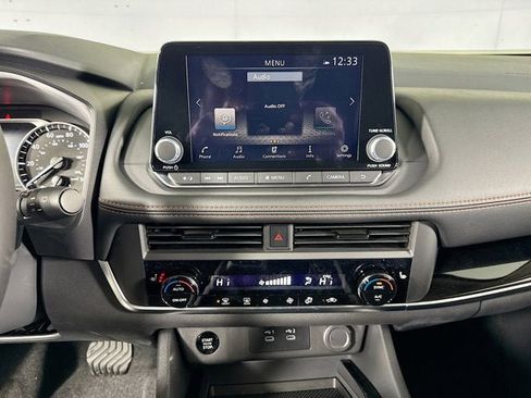 New 2026 Nissan Rogue SV AWD/4WD image 12