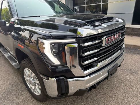 Used 2024 GMC Sierra 2500 SLT w/ SLT Premium Package AWD/4WD image 12