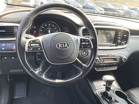 Used 2020 Kia Sorento EX image 9