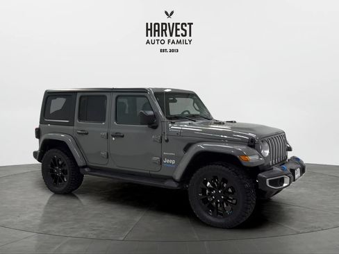 Used 2022 Jeep Wrangler Unlimited Sahara AWD/4WD image 27