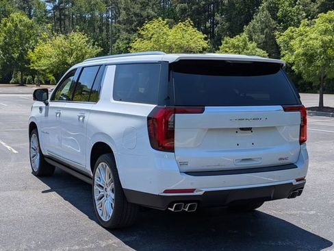 New 2026 GMC Yukon XL Denali AWD/4WD image 5