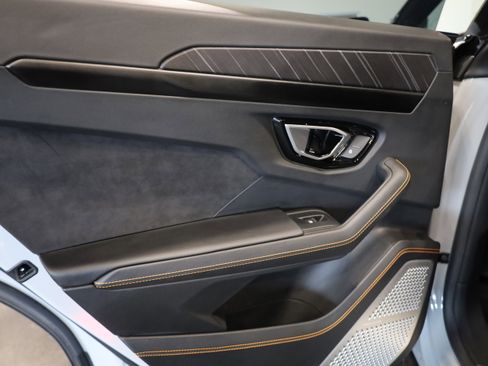 Used 2021 Lamborghini Urus image 36