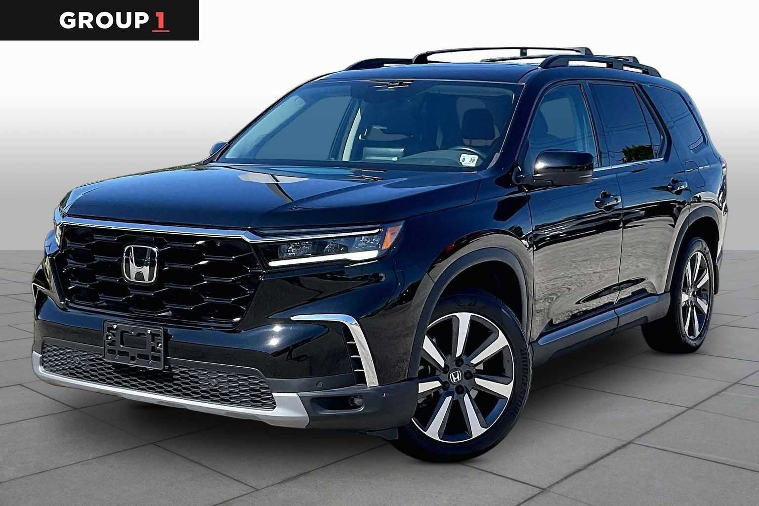 Used 2023 Honda Pilot Touring image 1