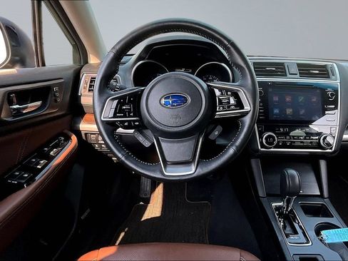 Used 2018 Subaru Outback 2.5i Touring AWD/4WD image 8