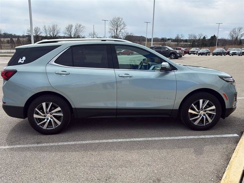 Used 2022 Chevrolet Equinox Premier image 18