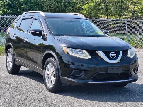 Used 2015 Nissan Rogue SV AWD/4WD image 1