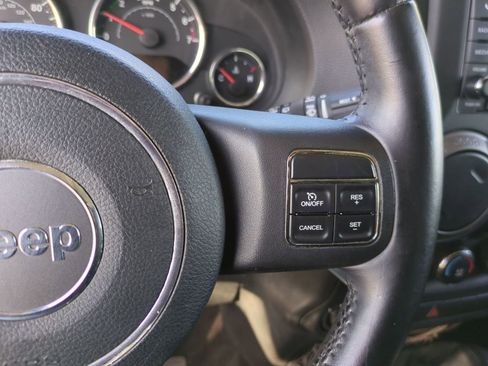 Used 2012 Jeep Wrangler Unlimited Sport image 29