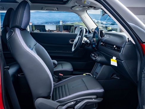 Certified 2025 MINI Cooper S image 21