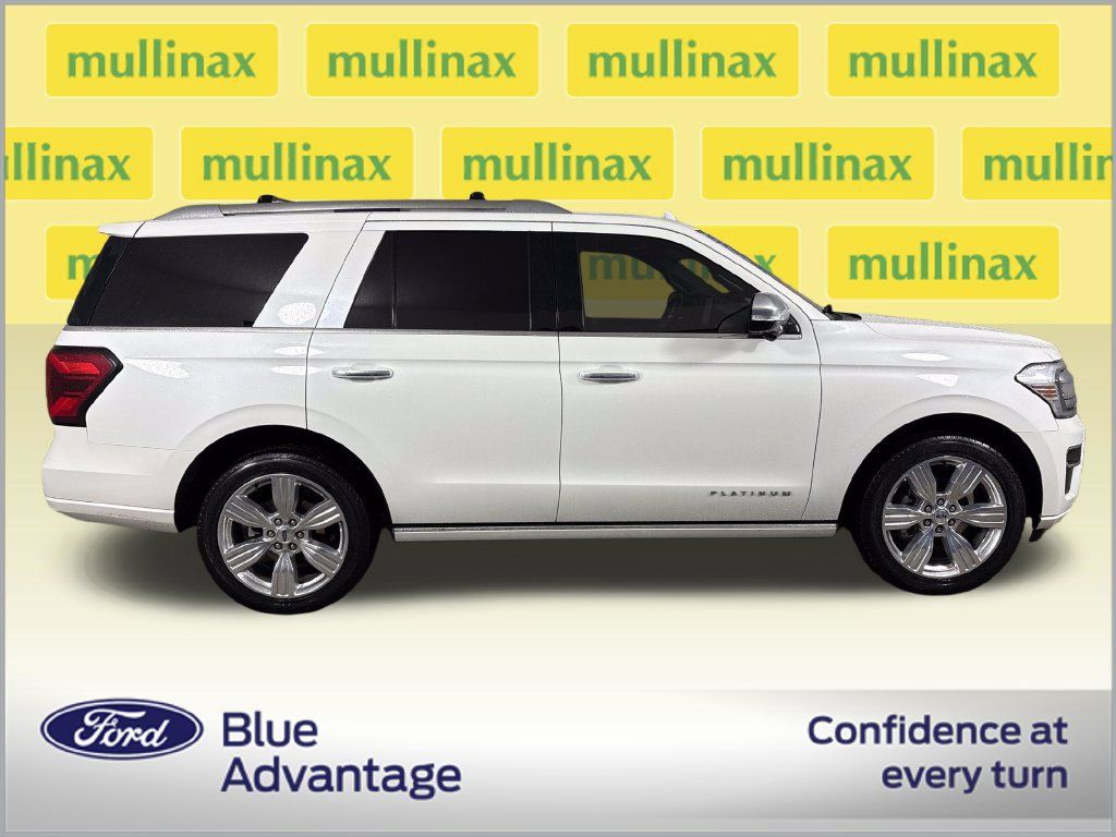 Certified 2023 Ford Expedition Platinum AWD/4WD image 2