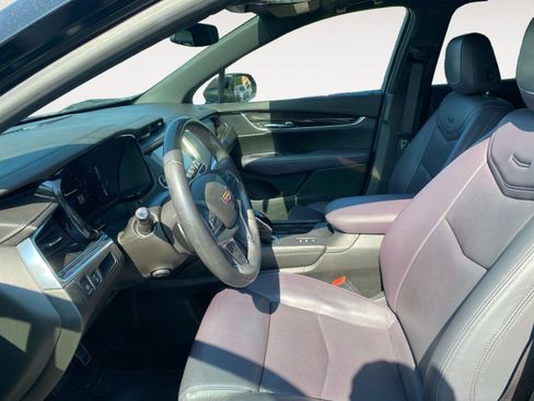 Used 2017 Cadillac XT5 Luxury w/ Driver Awareness Package AWD/4WD image 11