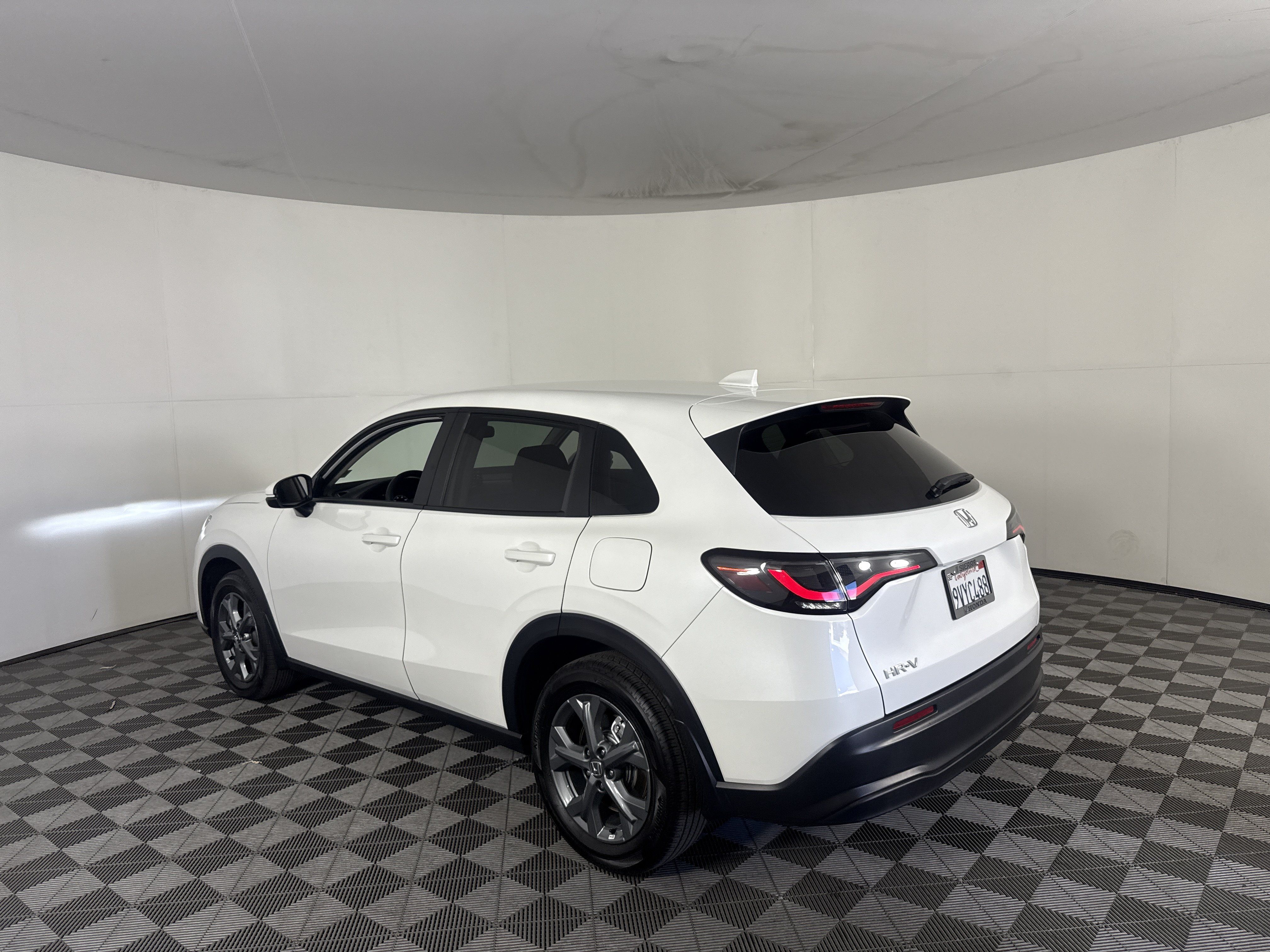 Certified 2026 Honda HR-V LX image 9