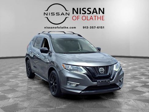 Used 2018 Nissan Rogue SV w/ Premium Package FWD image 32