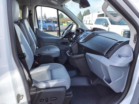 Used 2019 Ford Transit 150 XLT image 5