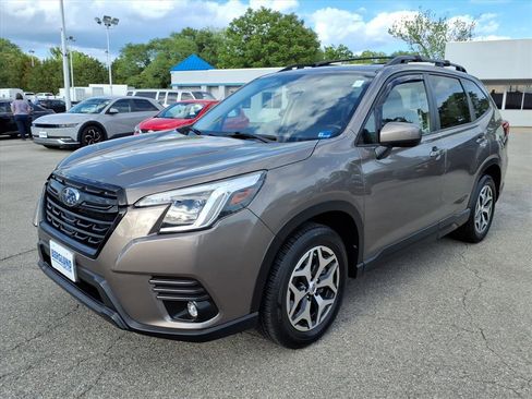 Used 2024 Subaru Forester Premium AWD/4WD image 8