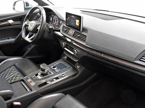 Used 2020 Audi SQ5 Premium Plus w/ Premium Plus Package image 26