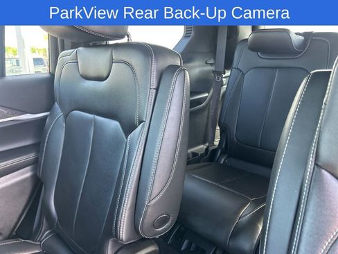 Used 2025 Jeep Grand Cherokee L Limited AWD/4WD image 12