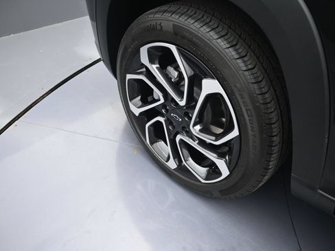 Certified 2026 Chevrolet Trax RS w/ Driver Confidence Package FWD image 32