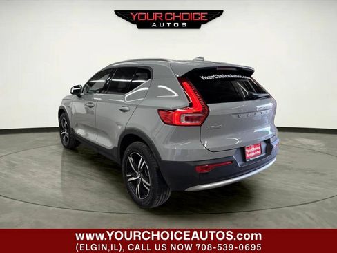 Used 2024 Volvo XC40 B5 Core AWD/4WD image 3