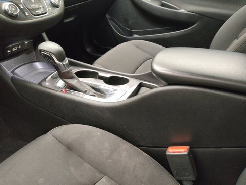 Used 2021 Chevrolet Malibu LS FWD image 26