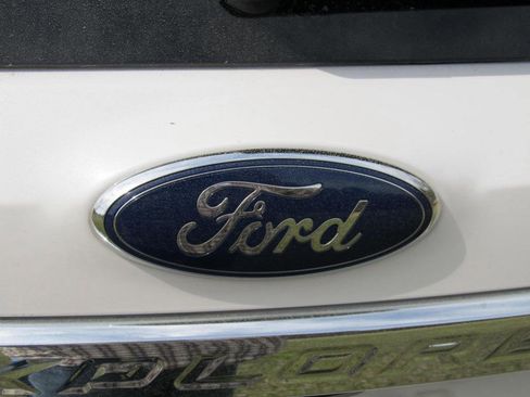 Used 2017 Ford Explorer XLT w/ Equipment Group 202A image 11