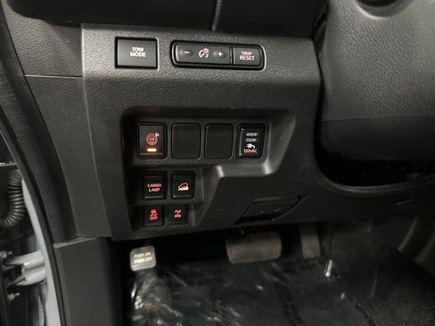 Used 2024 Nissan Frontier PRO-4X w/ Pro Convenience Package image 35