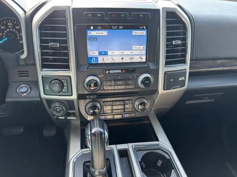 Used 2018 Ford F150 Lariat w/ Equipment Group 502A Luxury AWD/4WD image 23