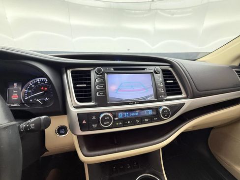 Used 2015 Toyota Highlander XLE AWD/4WD image 27
