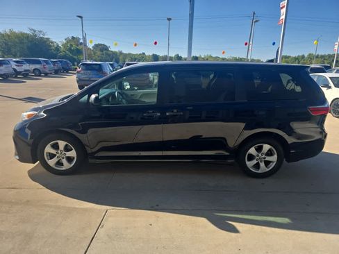 Used 2020 Toyota Sienna L image 6