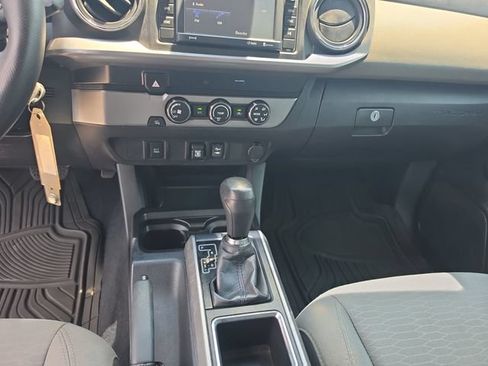 Used 2019 Toyota Tacoma SR5 RWD image 13