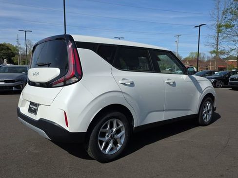 Used 2024 Kia Soul LX w/ Option Group 015 image 5