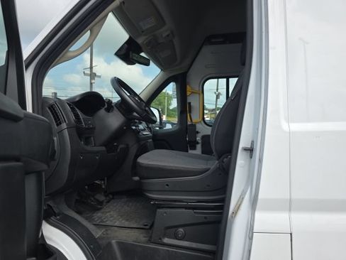 Used 2024 RAM ProMaster 3500 w/ Delivery Van Package FWD image 12