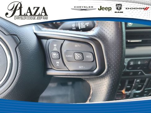 Certified 2024 Jeep Gladiator Mojave AWD/4WD image 30
