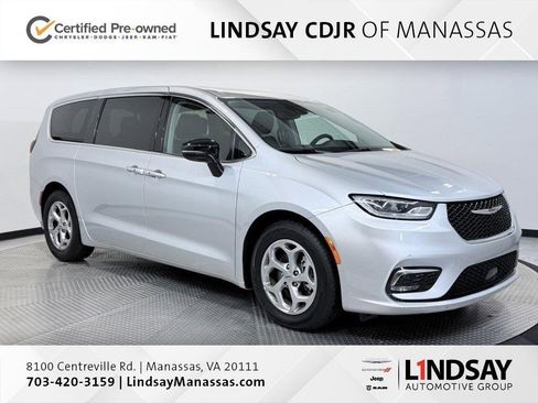 Used 2024 Chrysler Pacifica Limited image 1
