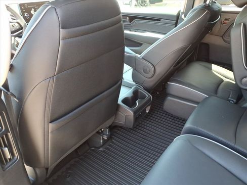 Used 2026 Honda Odyssey Touring image 16