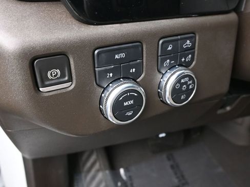 Used 2023 GMC Sierra 1500 SLT image 30