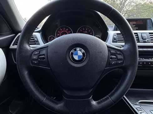 Used 2016 BMW 320i Sedan image 16