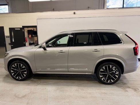Used 2025 Volvo XC90 B6 Plus image 2