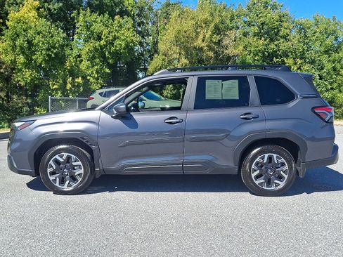 Used 2026 Subaru Forester Premium AWD/4WD image 7
