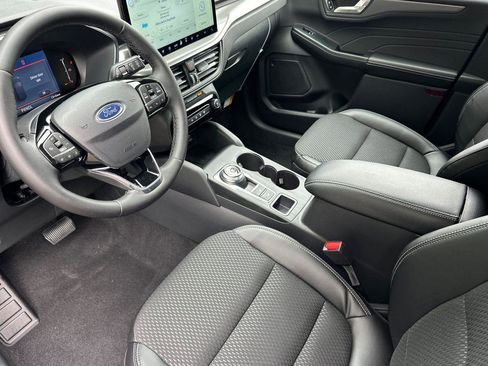 New 2025 Ford Escape SE image 7