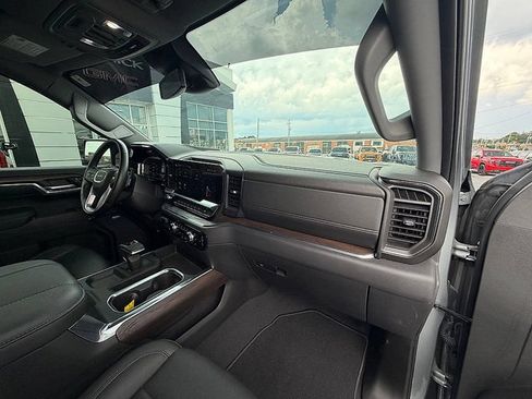 Used 2024 GMC Sierra 1500 SLT w/ SLT Premium Plus Package AWD/4WD image 28