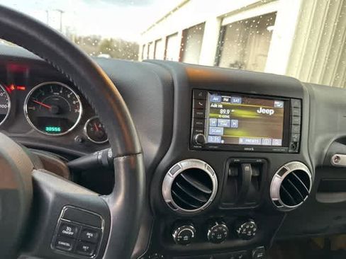 Used 2013 Jeep Wrangler Rubicon w/ PWR Convenience Group image 8