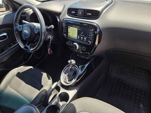 Used 2016 Kia Soul + w/ Audio Package FWD image 10