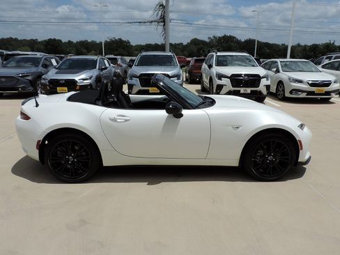 Used 2024 MAZDA MX-5 Miata Club RWD image 12