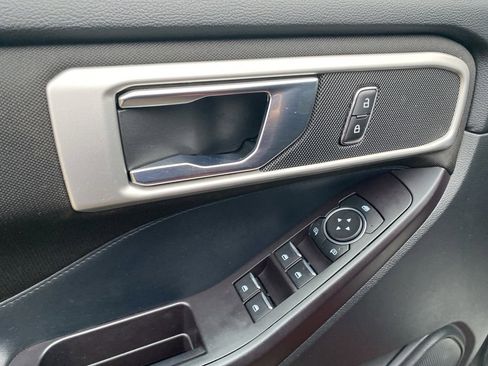 Used 2020 Ford Explorer XLT w/ Comfort Package image 26