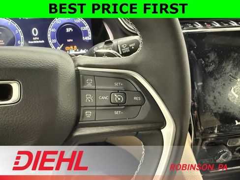 New 2025 Jeep Grand Cherokee Limited w/ Black Appearance Package image 28