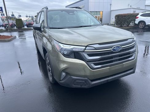 Used 2025 Subaru Forester Premium image 13