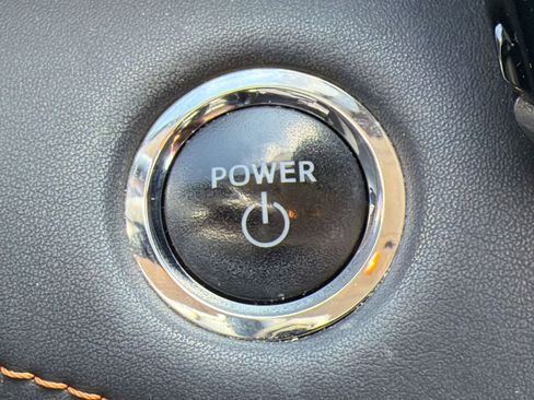 Used 2023 Toyota Highlander Bronze Edition FWD image 24
