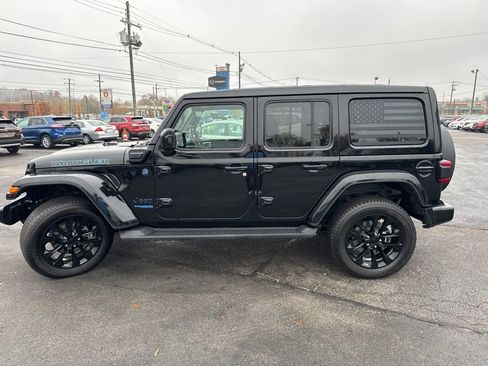 Used 2021 Jeep Wrangler Unlimited Sahara image 6